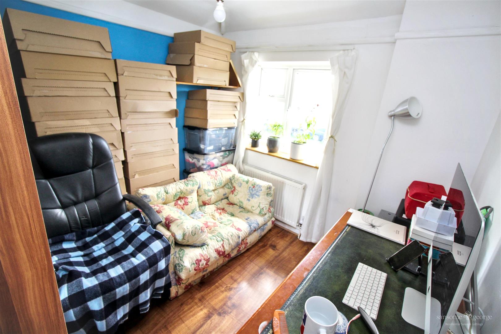 Hogarth Avenue, Tilehurst, Reading